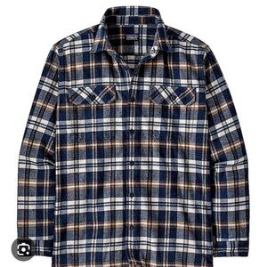 Patagonia Men's Navy and Tan Fjord Flannel Shirt